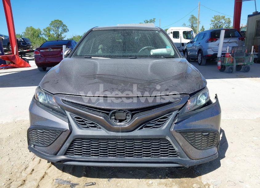 Photo 13 of 2022 Toyota Camry SE (VIN 4T1T11AK9NU617960)