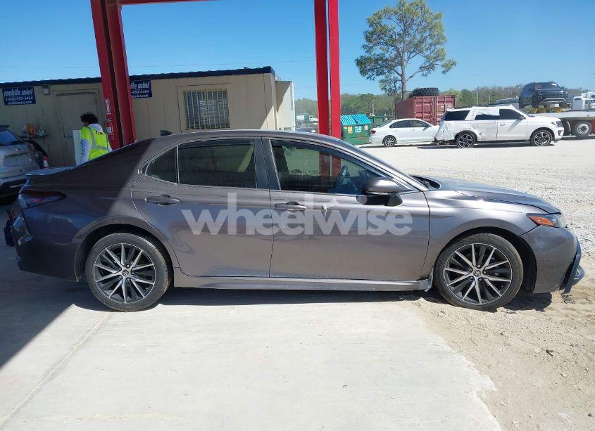 Photo 14 of 2022 Toyota Camry SE (VIN 4T1T11AK9NU617960)