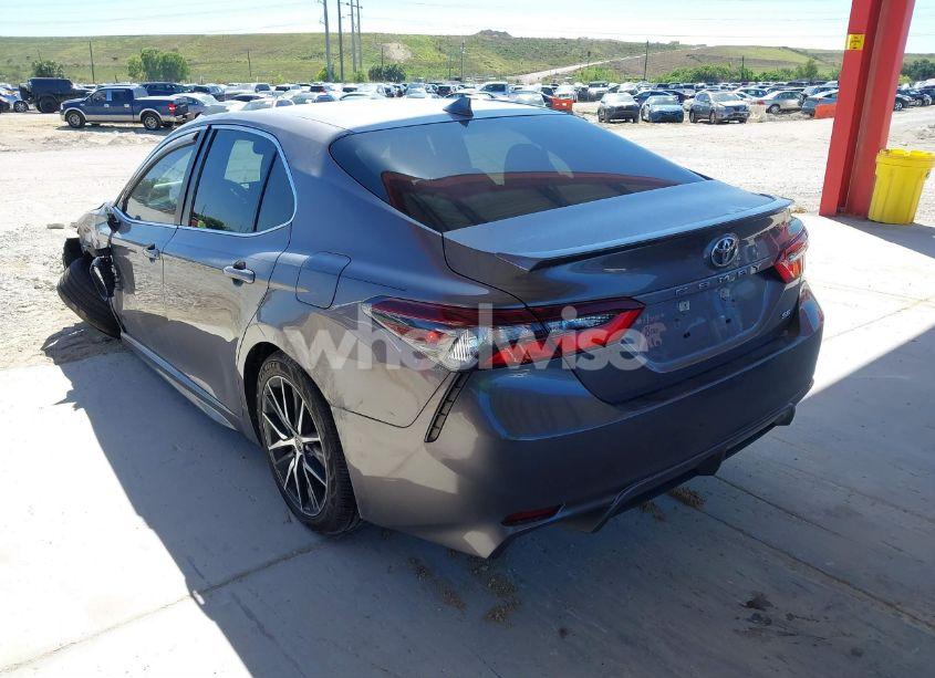 Photo 3 of 2022 Toyota Camry SE (VIN 4T1T11AK9NU617960)