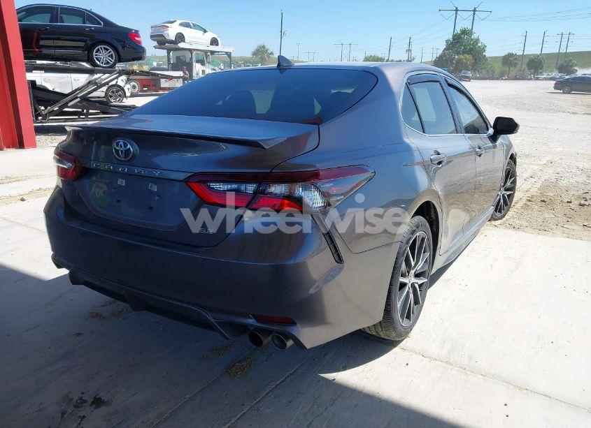 Photo 4 of 2022 Toyota Camry SE (VIN 4T1T11AK9NU617960)