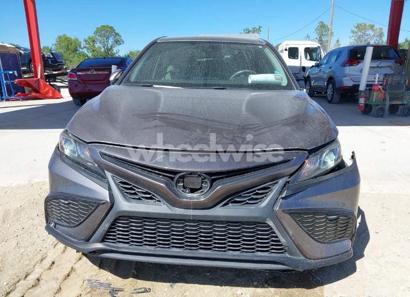 Photo 6 of 2022 Toyota Camry SE (VIN 4T1T11AK9NU617960)