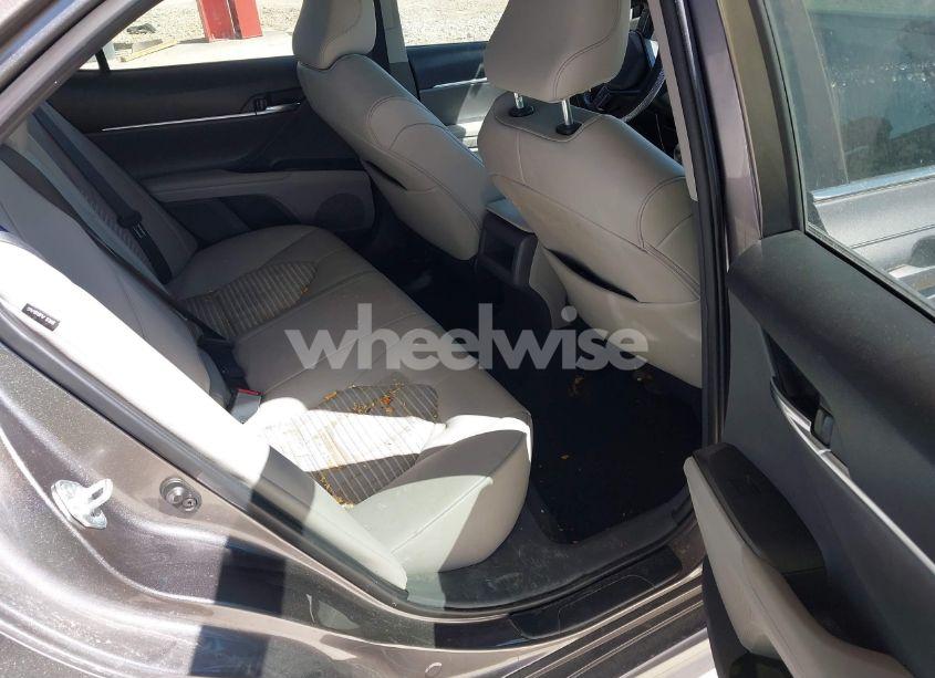 Photo 8 of 2022 Toyota Camry SE (VIN 4T1T11AK9NU617960)