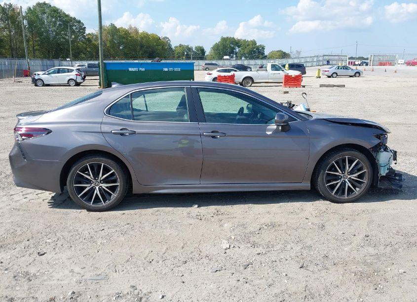 Photo 14 of 2022 Toyota Camry SE (VIN 4T1T11AK9NU619577)