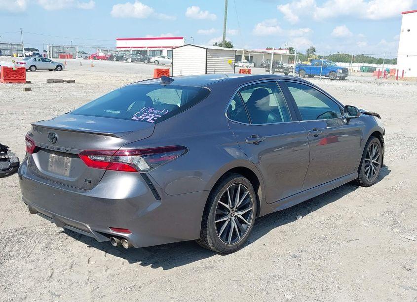 Photo 4 of 2022 Toyota Camry SE (VIN 4T1T11AK9NU619577)