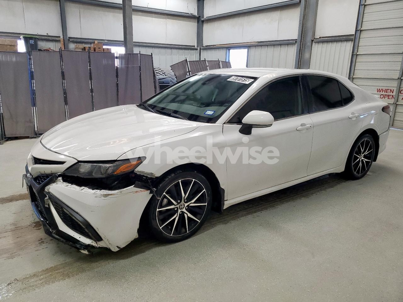 2022 TOYOTA CAMRY SE (VIN 4T1T11AK9NU669508) main photo