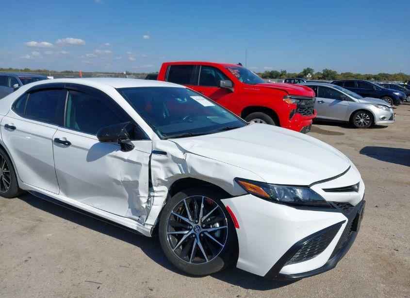 Photo 6 of 2022 Toyota Camry SE (VIN 4T1T11AK9NU670108)