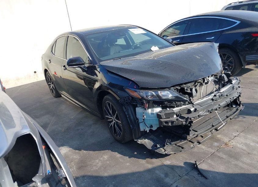 2023 Toyota Camry SE (VIN 4T1T11AK9PU804697) main photo