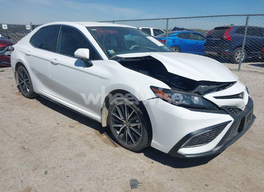 2024 Toyota Camry SE (VIN 4T1T11AK9RU861419) main photo