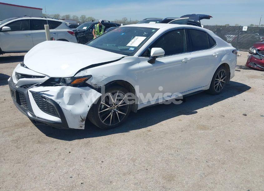 Photo 2 of 2024 Toyota Camry SE (VIN 4T1T11AK9RU861419)