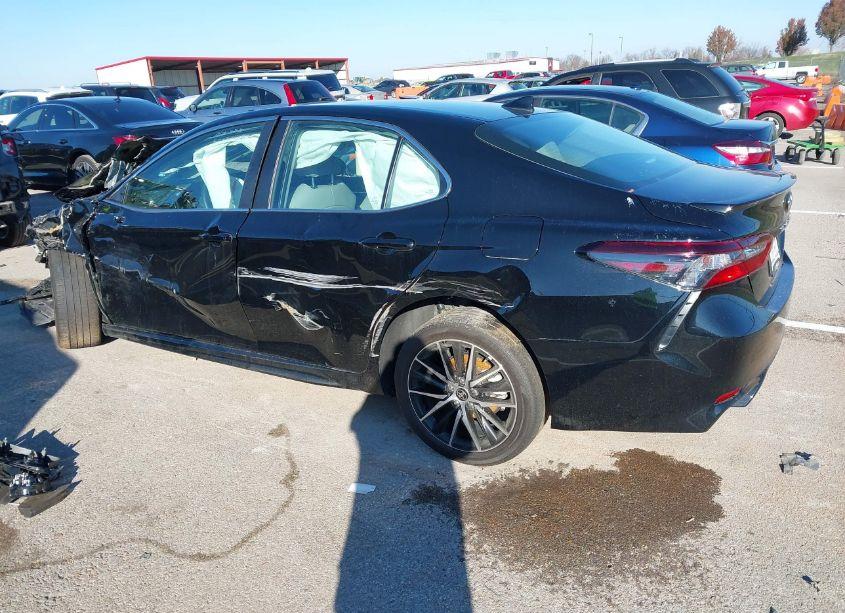 Photo 3 of 2024 Toyota Camry SE (VIN 4T1T11AK9RU891066)