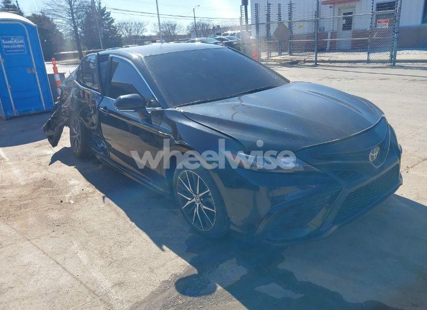 2024 Toyota Camry SE (VIN 4T1T11AK9RU894064) main photo