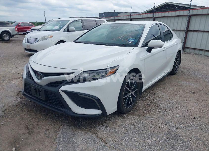 Photo 2 of 2024 Toyota Camry SE (VIN 4T1T11AK9RU897563)