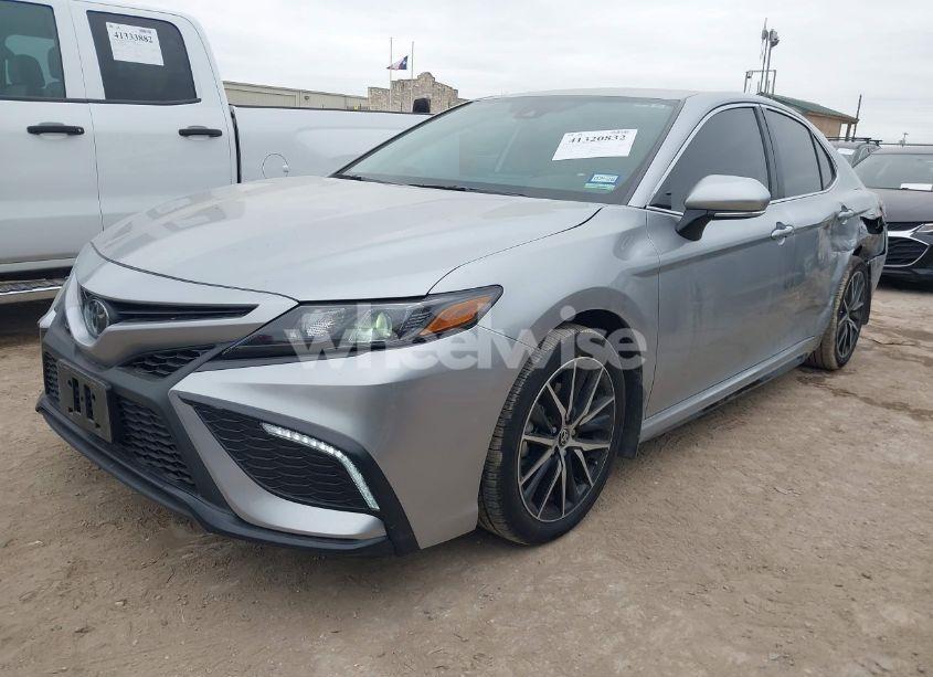 Photo 2 of 2024 Toyota Camry SE (VIN 4T1T11AK9RU906729)