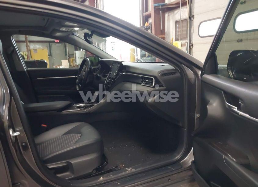 Photo 5 of 2021 Toyota Camry SE (VIN 4T1T11AKXMU578066)