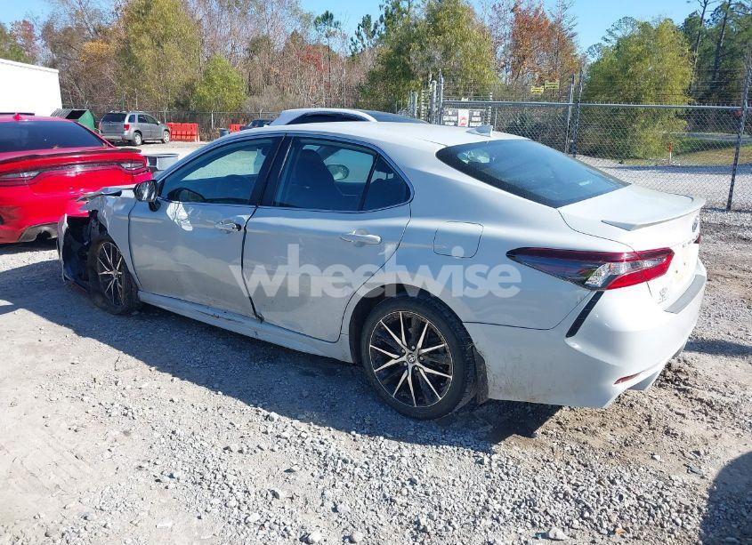 Photo 3 of 2022 Toyota Camry SE (VIN 4T1T11AKXNU031428)