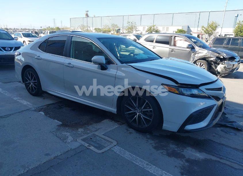 2023 Toyota Camry SE/SE NIGHTSHADE EDITION (VIN 4T1T11AKXPU188282) main photo