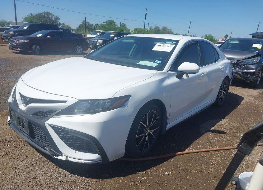 Photo 2 of 2024 Toyota Camry SE (VIN 4T1T11AKXRU904018)