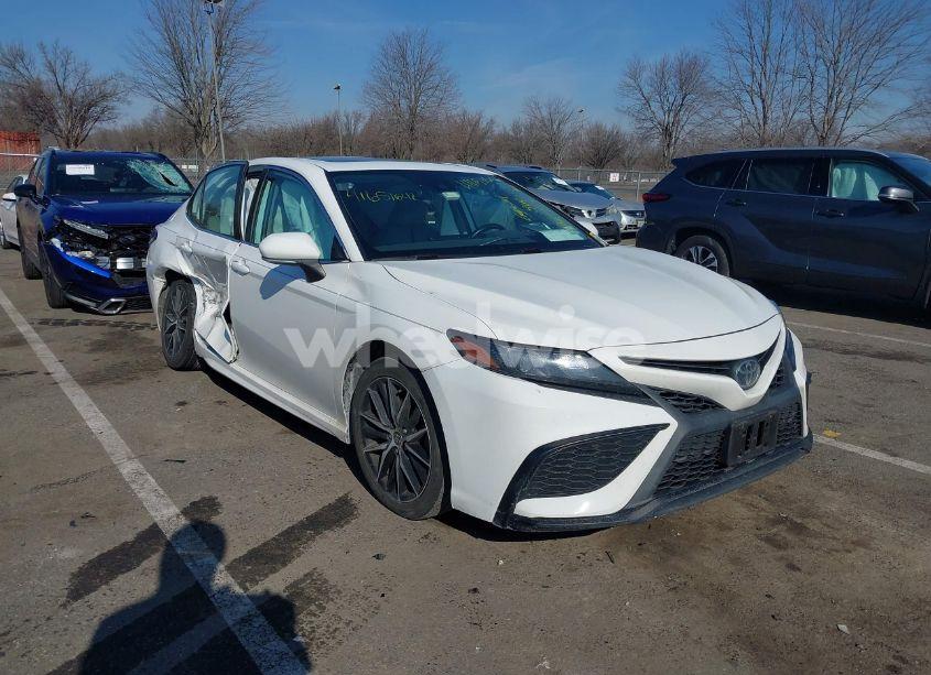 2021 Toyota Camry SE AWD (VIN 4T1T11BK0MU043939) main photo