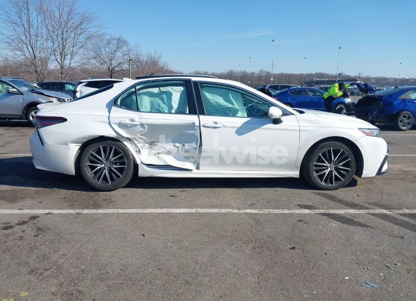 Photo 13 of 2021 Toyota Camry SE AWD (VIN 4T1T11BK0MU043939)