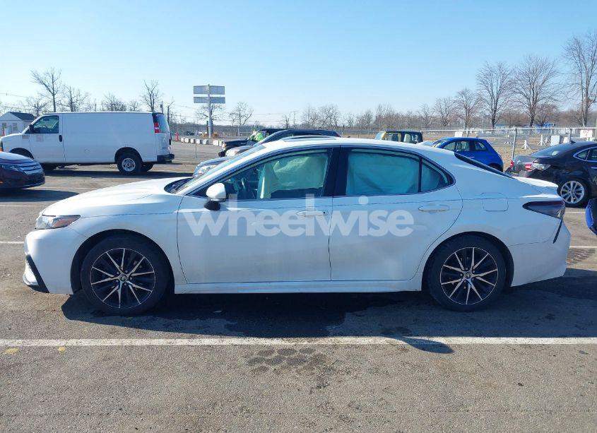 Photo 14 of 2021 Toyota Camry SE AWD (VIN 4T1T11BK0MU043939)