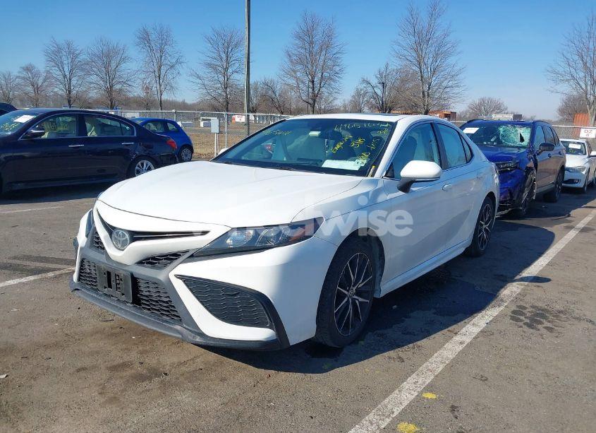 Photo 2 of 2021 Toyota Camry SE AWD (VIN 4T1T11BK0MU043939)