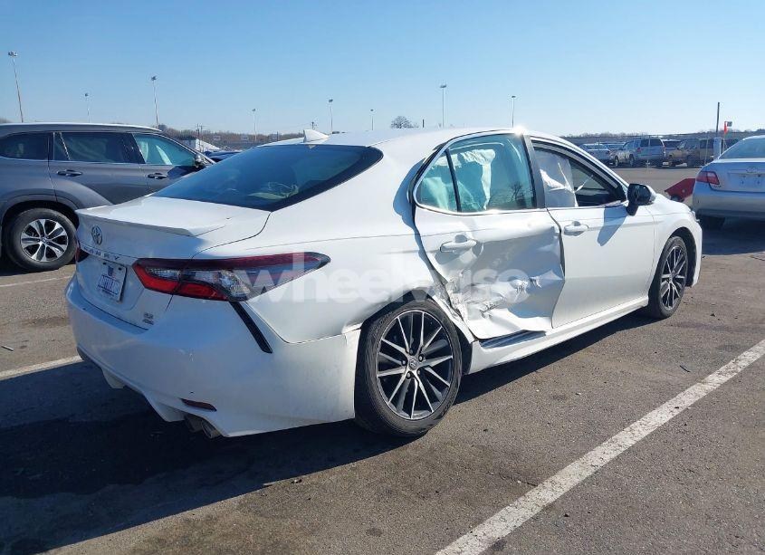 Photo 6 of 2021 Toyota Camry SE AWD (VIN 4T1T11BK0MU043939)