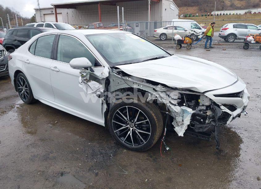 2022 Toyota Camry SE AWD (VIN 4T1T11BK1NU052635) main photo