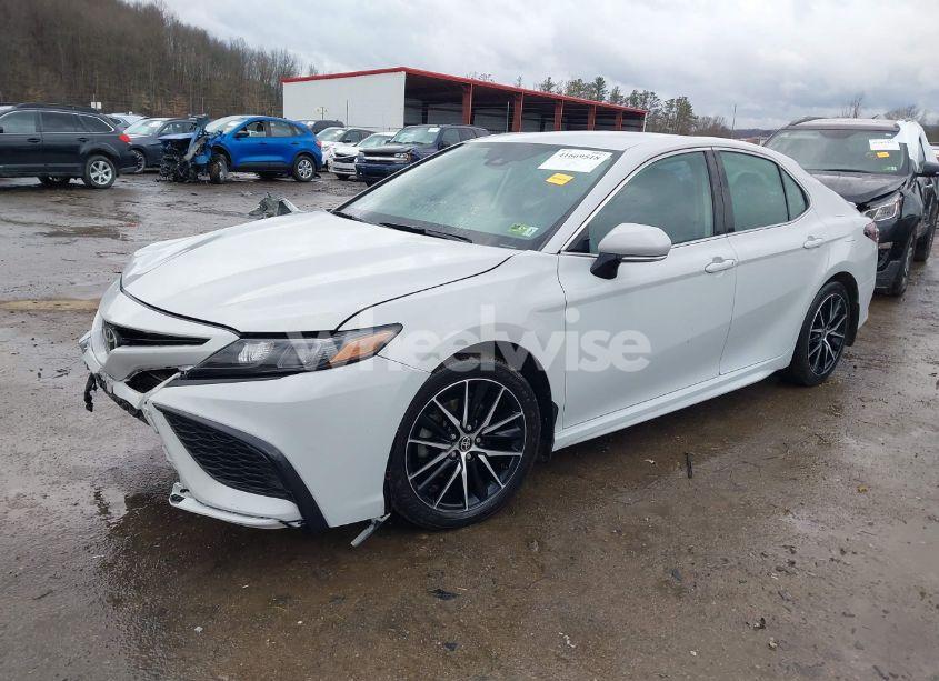 Photo 2 of 2022 Toyota Camry SE AWD (VIN 4T1T11BK1NU052635)