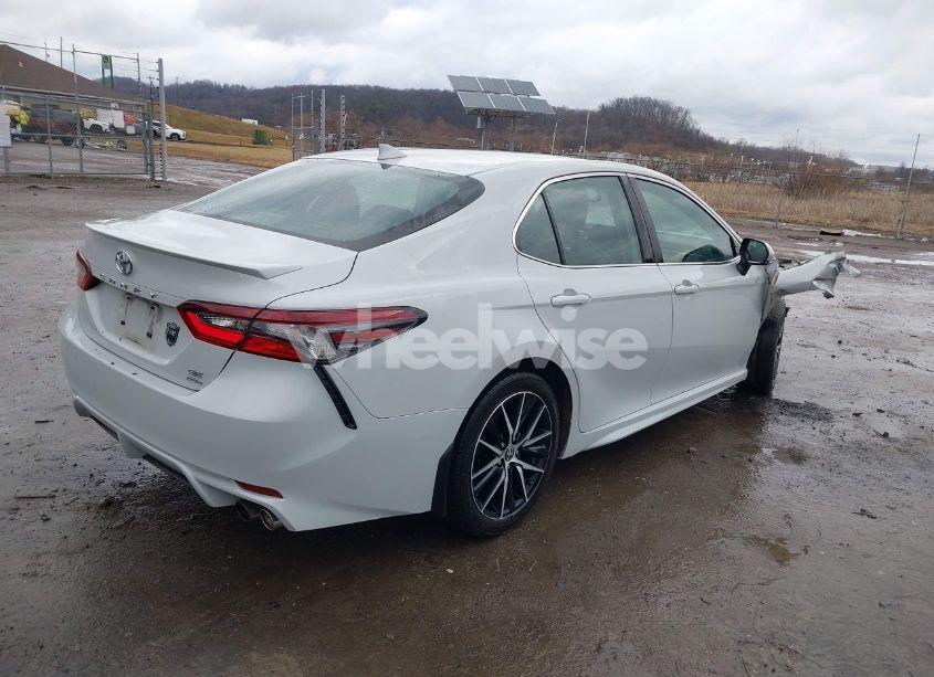 Photo 4 of 2022 Toyota Camry SE AWD (VIN 4T1T11BK1NU052635)