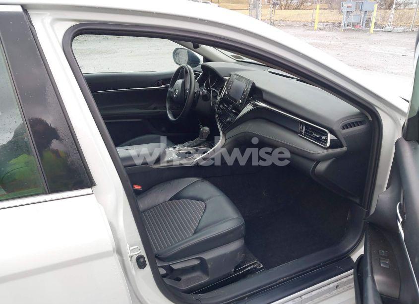 Photo 5 of 2022 Toyota Camry SE AWD (VIN 4T1T11BK1NU052635)