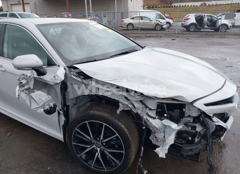 Photo 6 of 2022 Toyota Camry SE AWD (VIN 4T1T11BK1NU052635)