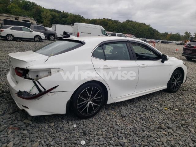 Photo 2 of 2021 TOYOTA CAMRY SE (VIN 4T1T11BK2MU025670)