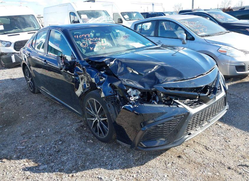 2021 Toyota Camry SE AWD (VIN 4T1T11BK2MU026057) main photo