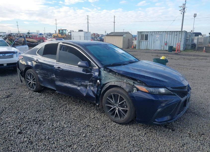 2021 Toyota Camry SE AWD (VIN 4T1T11BK2MU036510) main photo