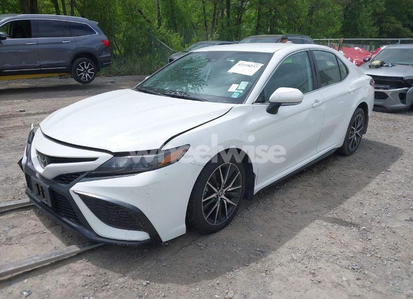 Photo 2 of 2023 Toyota Camry SE AWD (VIN 4T1T11BK3PU105645)