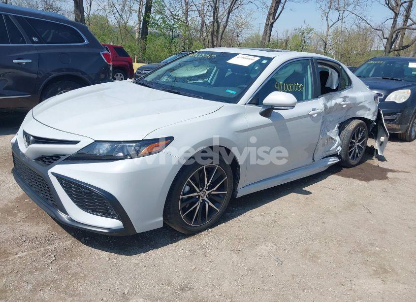 Photo 2 of 2024 Toyota Camry SE (VIN 4T1T11BK4RU125289)