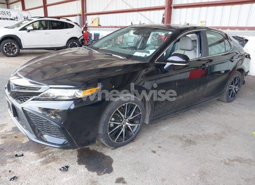 Photo 2 of 2022 Toyota Camry SE AWD (VIN 4T1T11BK5NU060768)