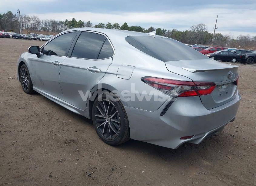 Photo 3 of 2022 Toyota Camry SE AWD (VIN 4T1T11BK5NU069535)