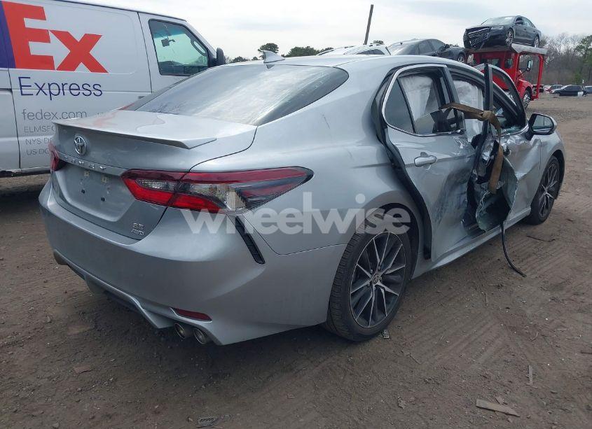 Photo 4 of 2022 Toyota Camry SE AWD (VIN 4T1T11BK5NU069535)