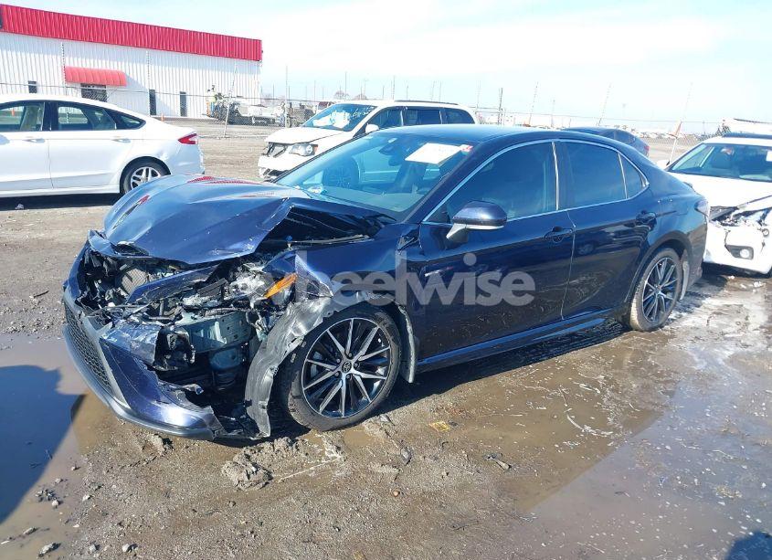 Photo 2 of 2022 Toyota Camry SE AWD (VIN 4T1T11BK9NU052589)