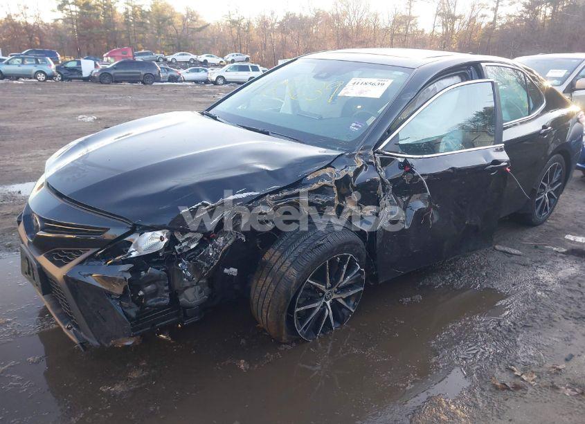 Photo 2 of 2024 Toyota Camry SE (VIN 4T1T11BKXRU122008)