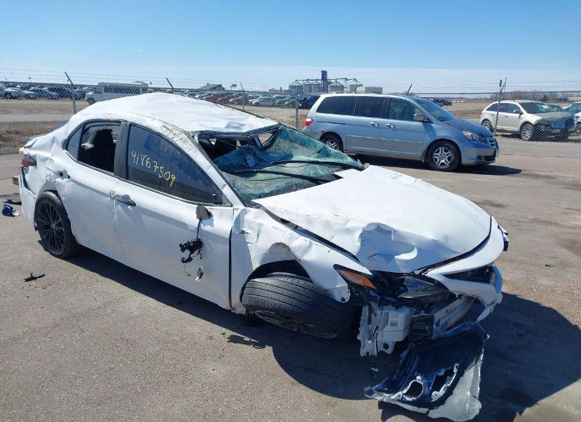 2022 Toyota Camry NIGHTSHADE EDITION HYBRID (VIN 4T1T31AK8NU033219) main photo