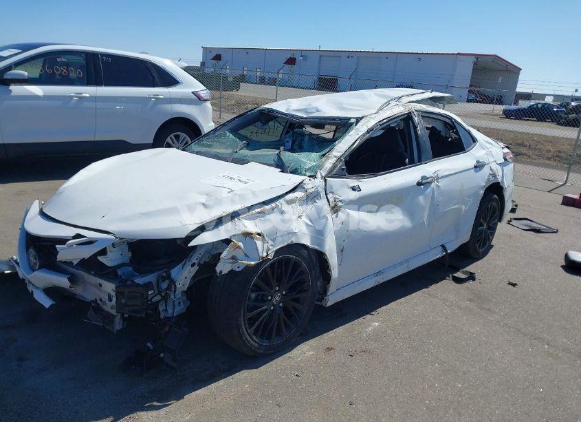 Photo 2 of 2022 Toyota Camry NIGHTSHADE EDITION HYBRID (VIN 4T1T31AK8NU033219)