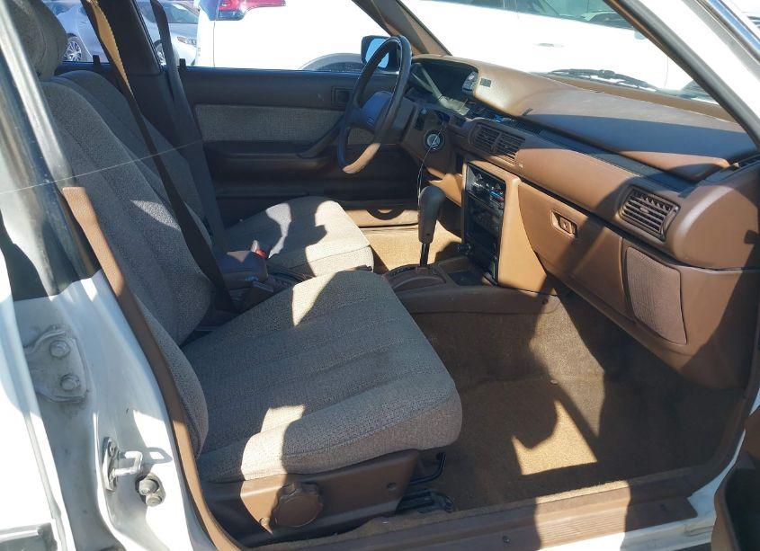 Photo 5 of 1990 Toyota Camry DLX (VIN 4T1VV21EXLU011643)