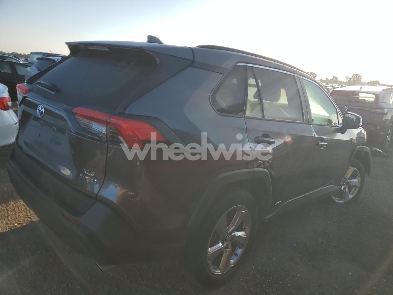 Photo 3 of 2021 TOYOTA RAV4 XLE PREMIUM (VIN 4T3B6RFV0MU018109)
