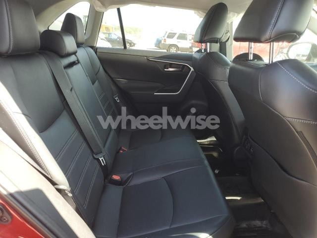 Photo 10 of 2021 TOYOTA RAV4 XLE PREMIUM (VIN 4T3B6RFV0MU019096)