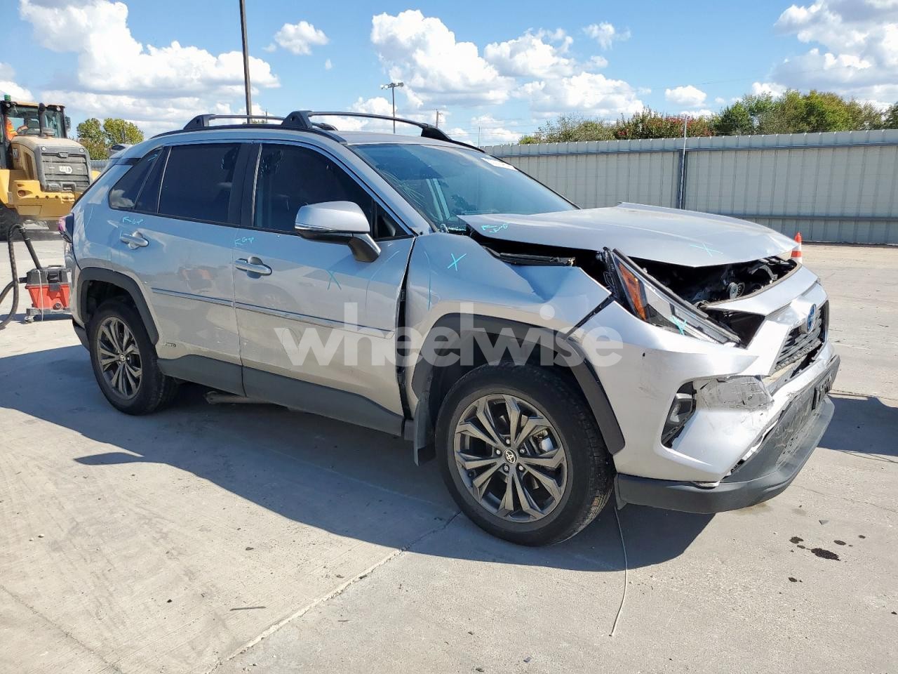 Photo 4 of 2024 TOYOTA RAV4 XLE PREMIUM (VIN 4T3B6RFV4RU151897)