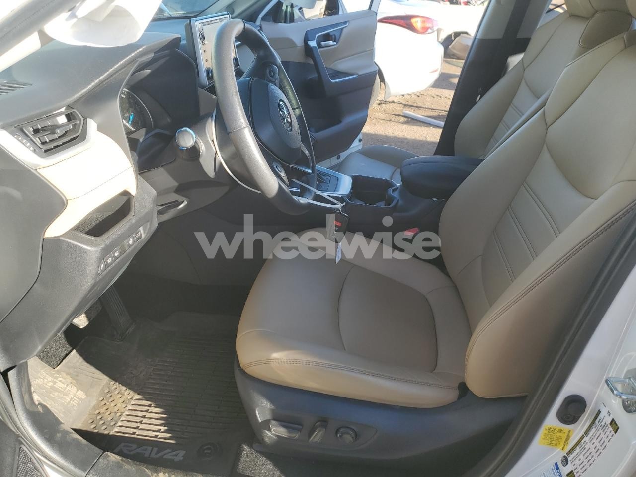 Photo 7 of 2021 TOYOTA RAV4 XLE PREMIUM (VIN 4T3B6RFV5MU012211)