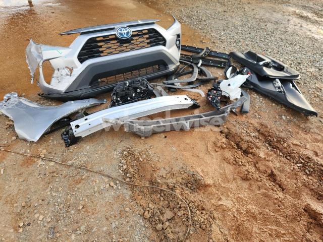 Photo 7 of 2024 TOYOTA RAV4 XLE PREMIUM (VIN 4T3B6RFV5RU149009)