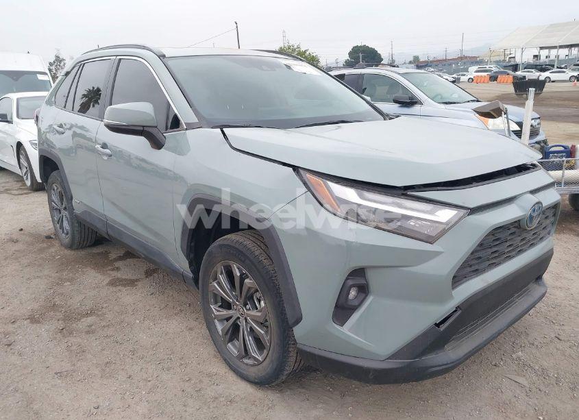 2022 Toyota Rav4 XLE PREMIUM (VIN 4T3B6RFV8NU102695) main photo